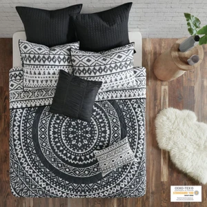 Intelligent Design Larisa 7 Piece Reversible Cotton Quilt Set with Euro Shams - Picture 1 of 11