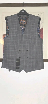 Next Men's Grey Signature Empire Mills 100% Wool Check Waistcoat Size 38 RRP £90 - Image 1 of 4