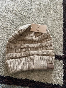 Gorro tejido C.C - Imagen 1 de 1