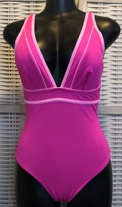 NWT Cupshe One Piece Swimsuit Size Medium Pink Textured - Picture 1 of 4