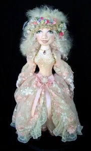 Bambola artistica in tessuto modello CD/tutorial "Cenerentola" di Caroline Erbsland - Foto 1 di 7