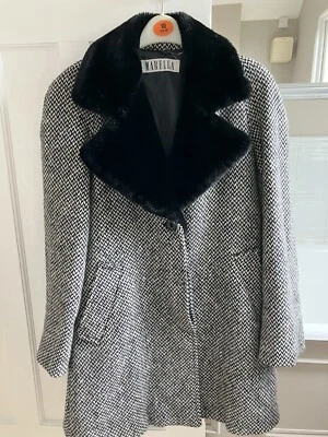 Abrigo de lana Marella (Max Mara) Reino Unido 6 Italia 38. Cuello adjunto de piel sintética. Foto 1 de 4