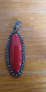 Colgante largo ovalado vintage de plata de ley 925 marcasita y posible coral rojo - Imagen 1 de 12