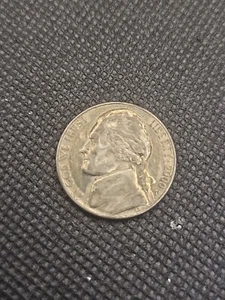 2000 P 5C ERROR STRUCK  DETAILS MissiNG BACK NICKEL - Picture 1 of 5