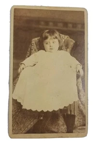 Circa 1870s CDV Photograph Young Child Girl In Dress (Pentz Photographer York PA - Picture 1 of 6
