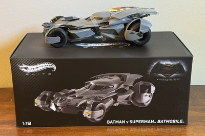 HOT WHEELS ELITE 1:18 SCALE BATMAN V SUPERMAN BATMOBILE DIECAST COLLECTOR GRADE Foto 1 de 4