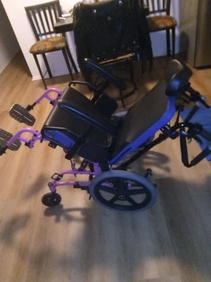 Silla de ruedas ajustable Quickie Zippie Kids 14 Foto 1 de 4