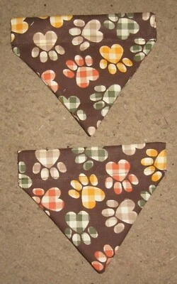 Bandana para perro con estampado de patas a cuadros de búfalo de otoño de Acción de Gracias - 5 tallas XS - XL Foto 1 de 2