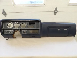 1984-1986 DODGE D150 D250 W150 W250 TRUCK PICKUP DASH BOARD ASSEMBLY BLUE GLOVE - Foto 1 di 15