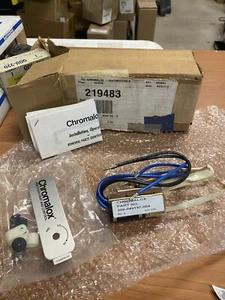 Chromalox 300-049197-004 Thermostat - Picture 1 of 3