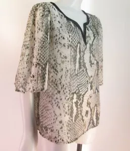 Pleione transparentes Top mit Schlangenledermuster und Kunstlederbesatz Gürtelärmel S T852 - Bild 1 von 5