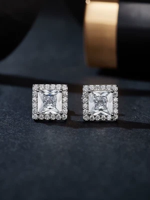 Pendientes de moissanita de plata de ley 925 chapados en rodio de 5,0 mm corte princesa para Foto 1 de 4