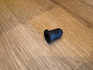 Range Rover P38 Gummihalter Luftfilterkasten an Chassis Halterung - Bild 1 von 2