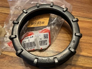 Anillo de retención bomba combustible Honda Jazz FRV NUEVO GENUINO 17046SJK000 AR1 - Imagen 1 de 4