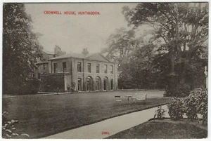 CROMWELL HOUSE, HUNTINGDON - Cambridgeshire, Huntingdonshire Postcard - Picture 1 of 2