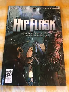 Hip Flask concrete jungle graphic novel , AWARD WINNING FIRST PRINT HARDBACK NEW - Imagen 1 de 4