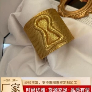 Bracciale Surrealista Classico Modello Chiave Pesante Industria Qualità Moda - Foto 1 di 8