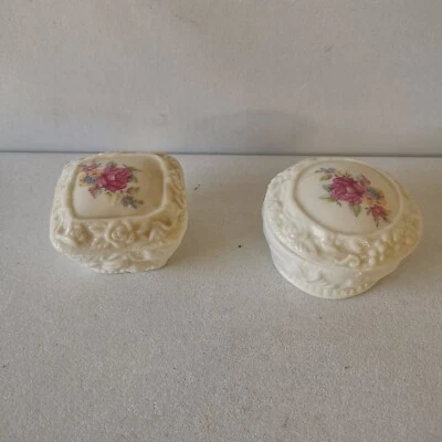 Lot 2 Anciennes Bonbonnières / Pilulier En Porcelaine - Photo 1/4