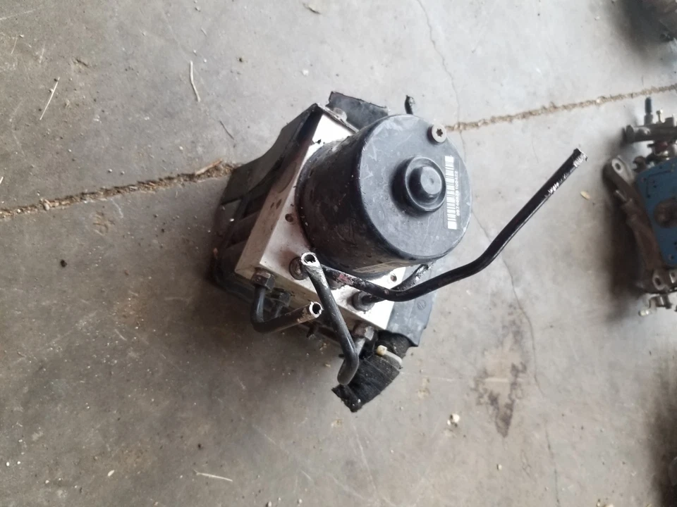 Bomba de freno antibloqueo ABS Volkswagen Jetta 1999-2005 OEM. 1J0614417D Foto 1 de 4