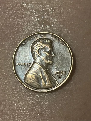 RARE 1971 “D” Lincoln Memorial Penny with multiple errors. - Image 1 of 4