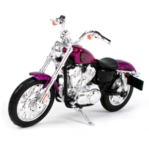 Maisto 1:18 Harley Davidson 2013 XL 1200V SEVENTY TWO MOTORCYCLE BIKE Model NIB - Picture 1 of 5