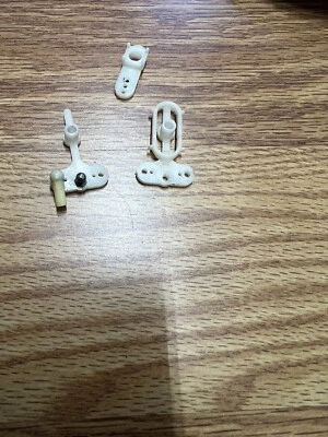 Team Associated 6255 RC10 Gold Pan Servo Saver Steering Bell Crank - Image 1 of 3