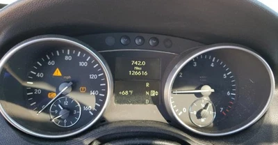 Cuadro medidor velocímetro clase ML 2009-2009 126 k millas Mercedes-Benz Foto 1 de 4