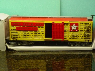 G Scale Bachmann Big Haulers Emmett Kelly Stock Car with Elephant 98171 - Image 1 of 3