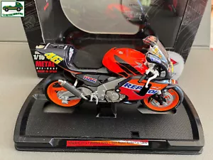 Motorcycle GP Miniature Honda RC 211V Valentino Rossi Team Repsol Honda Guilo... - Picture 1 of 10