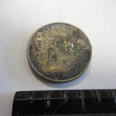 1991-S MOUNT RUSHMORE COMMEMORATIVE HALF DOLLAR - Image 1 of 4