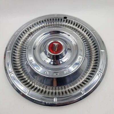 Cubierta de rueda Plymouth Belvedere Valiant 1966 14" 2534194 tapacubos original  Foto 1 de 4