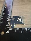 New York Yankees Pin Helmet Design Pin Mlb Baseball D9