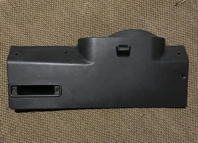 Cubierta interior del panel de moldura negra para puerta levadiza Chevy Aveo 2007-2011 OEM Foto 1 de 4