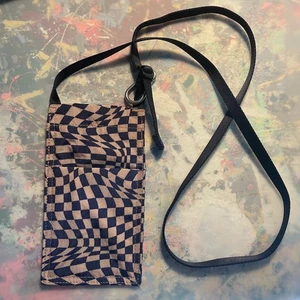 Écharpe de téléphone Baggu Indigo Trippy Checker - bandoulière 2 poches - Photo 1 sur 8