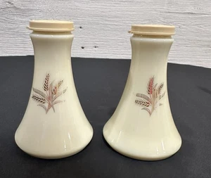 Set di scuotitori sale pepe grano dorato Lenox vintage 4" con coperchi - Foto 1 di 5