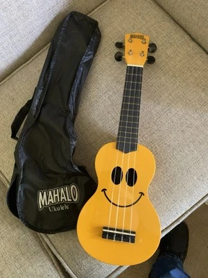 Mahalo U Smile Soprano Ukulele Yellow - Image 1 of 4