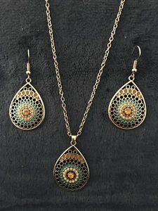 STRIKING SET PRELOVED NECKLACE/EARRINGS IN COLOURED ENAMELS & SINGLE RHINESTONE - Picture 1 of 2