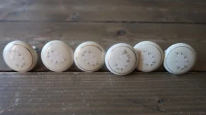 Set of 6 1.5" White Flower Cabinet Knobs - Picture 1 of 3