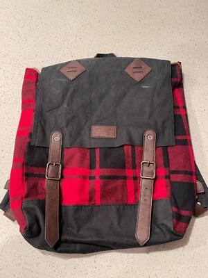 Mochila/bolso mensajero American Eagle Outfitters rojo a cuadros y lona con correas Foto 1 de 4