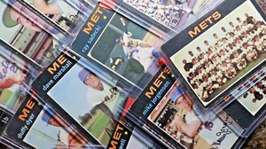 1971 Topps Baseball Pick the Card #16 - #194 to Complete Your Set  - Picture 1 of 105