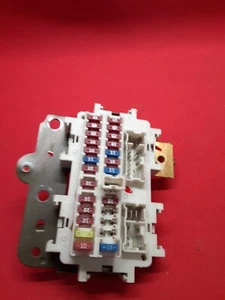 2006 Nissan Xterra Cabin Body Fuse Junction Block OEM - Picture 1 of 7