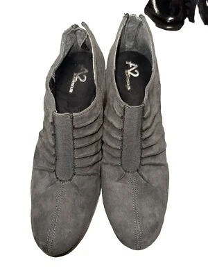 Aerosoles closed toe solid gray kitten heel suede EUR 8.5 EU 6.5 zip up in back - Image 1 of 4