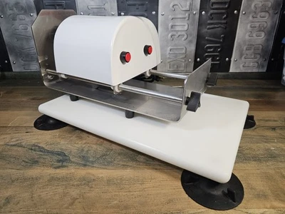 Nemco 55150C-WR PowerKut Cinta Ondulada Cortador de Freír Francés - Montaje en Mesa de Succión Foto 1 de 4