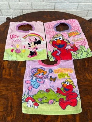 Детские нагрудники полотенце стиль для кормления Elmo, Minnie Mouse, Abby Cadabby - винтажный - Изображение 1 из 3