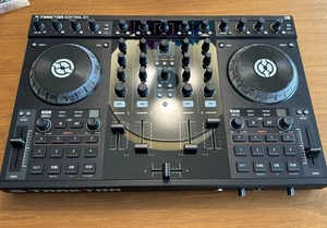 Native Instruments Traktor Kontrol S4 (INCLUDES cables) - Picture 1 of 4