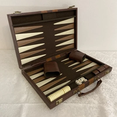 Vintage Backgammon Set Game Deluxe Brown Solid Briefcase Present Café Complete - Image 1 of 4