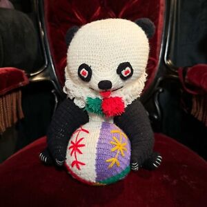 Peluche ours panda en tricot à la main antique cirque