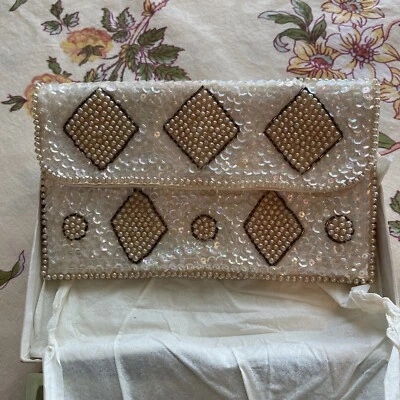 Bolsa/embreagem vintage La Regale New York pérola e lantejoulas caixa original - Imagem 1 de 4