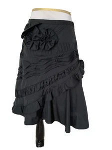 Preciosa Falda Negra BCBG MAZAZRIA talla 0 con volantes y revestimiento interior - Imagen 1 de 6