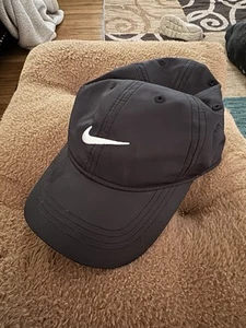 Nike Dri Fit Gorra de Béisbol Sombrero Niño Ajustable Negro Blanco Centro Swoosh - Imagen 1 de 3